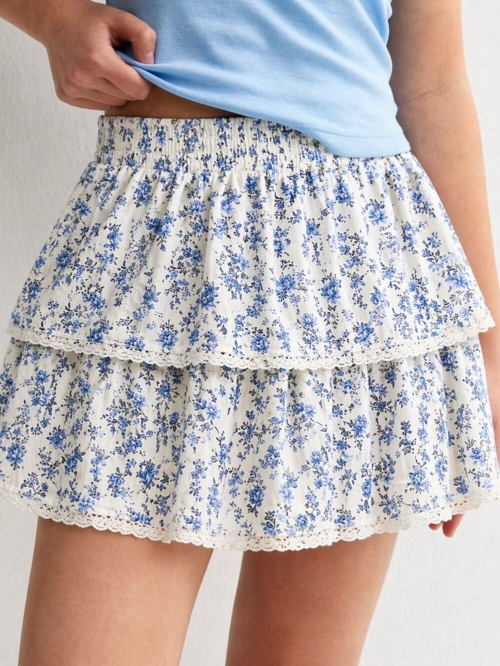 RSQ Blue & White Floral Tiered Mini Skirt XS Cottagecore Lace Trim